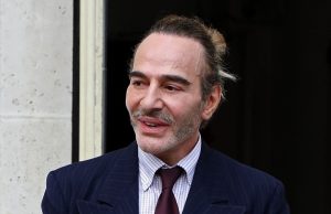 How Does John Galliano’s Net Worth Compare to Other Fashion Designers